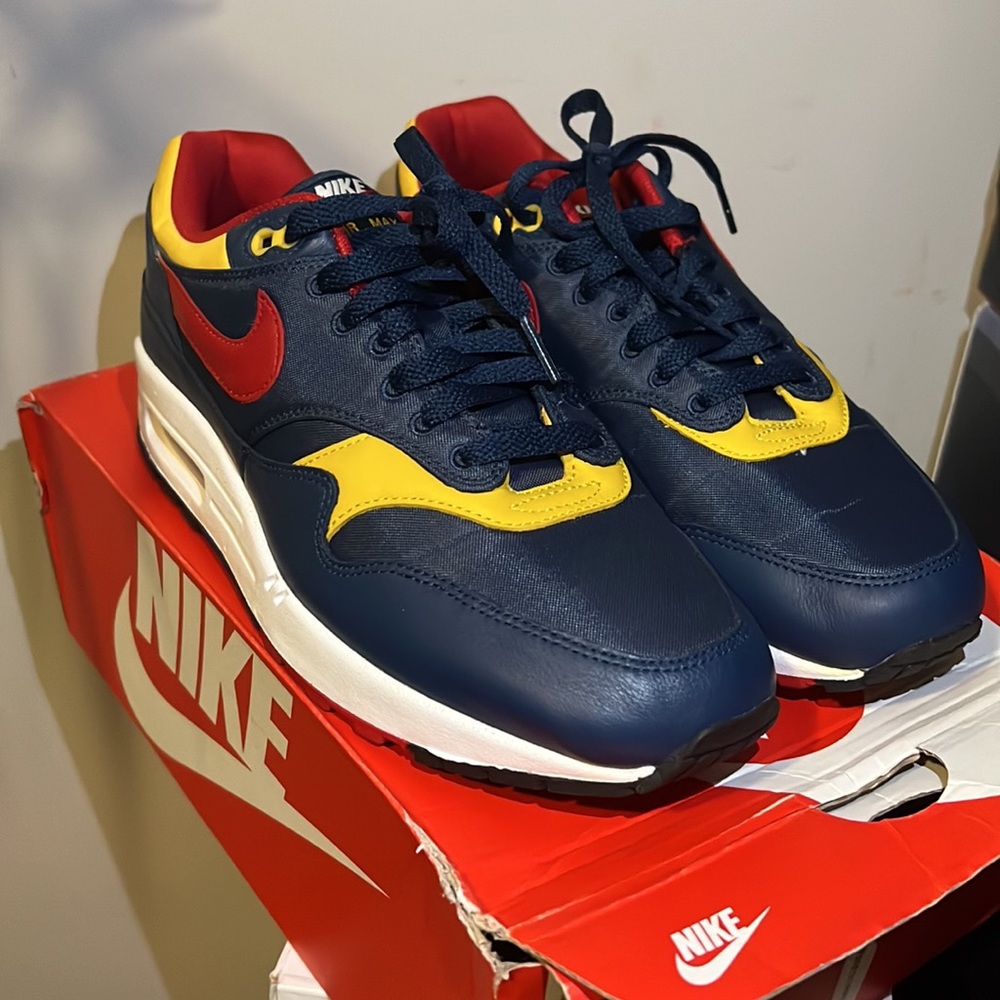 Nike air max 90 leather barely worn MEN SZ 9.5
